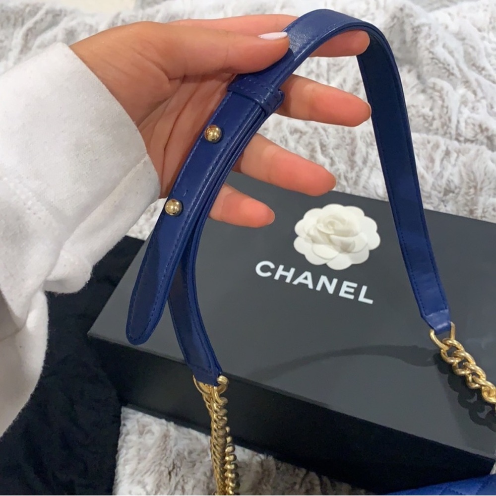 Chanel Blue Boy Bag with Gold Chain - Picture 6 of 14
